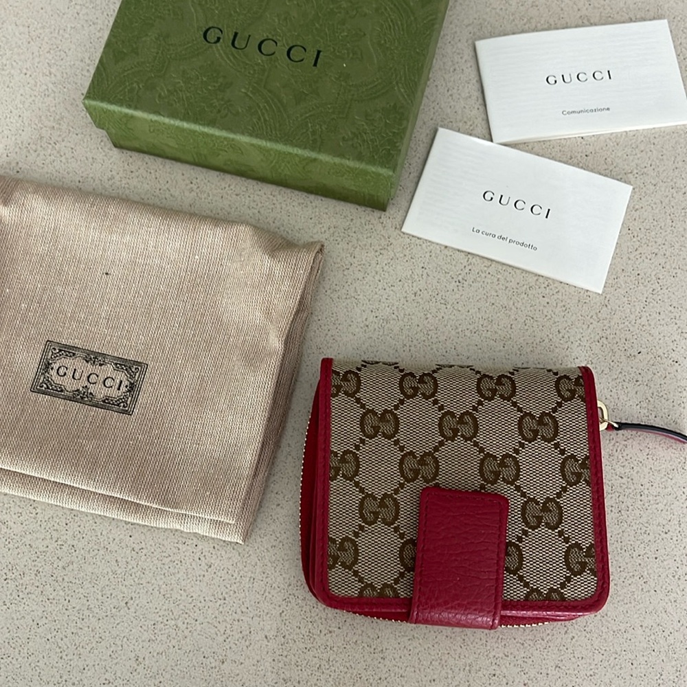$1,185 New Authentic GUCCI Wallet Signature Canvas Red Beige Brown Bifold Zip